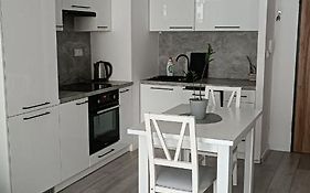 Apartment Z Ogrodkiem Na Warszawskiej Woli
